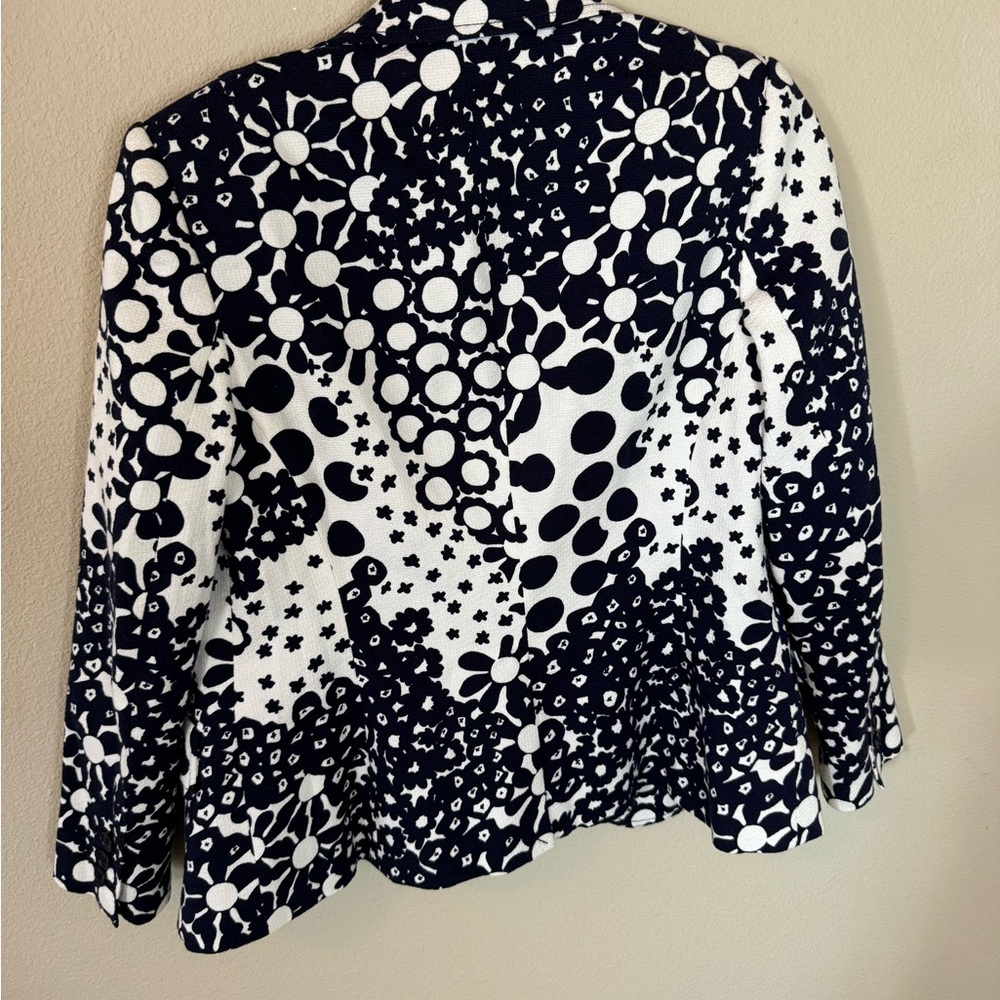 Trina Turk Navy White Floral Blazer Size 4 NWOT - Picture 2 of 9